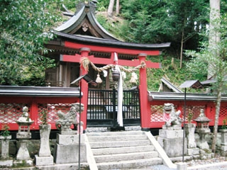 丹生神社（西富貴）