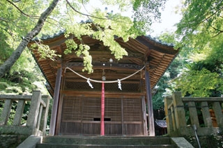 衣奈八幡神社