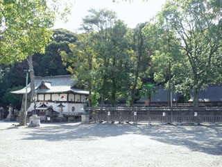 鬪鶏神社